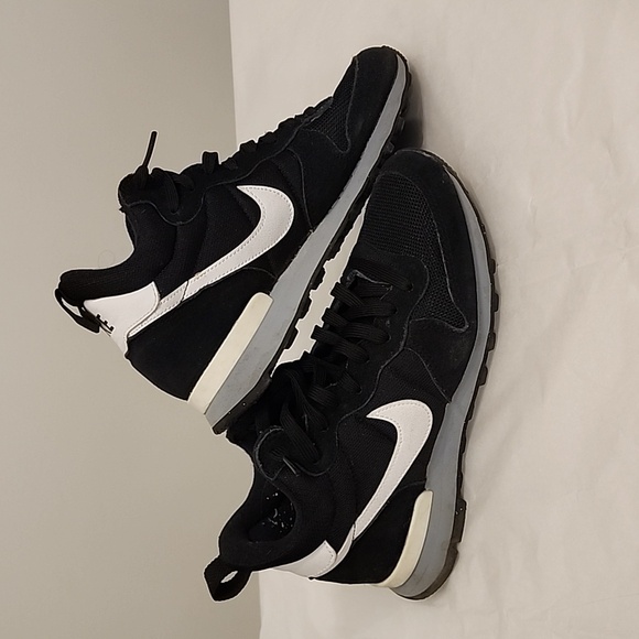 N I K E BLACK SHOES - Picture 1 of 7